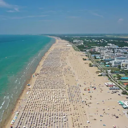 Joyful Sea-view With Place Bibione